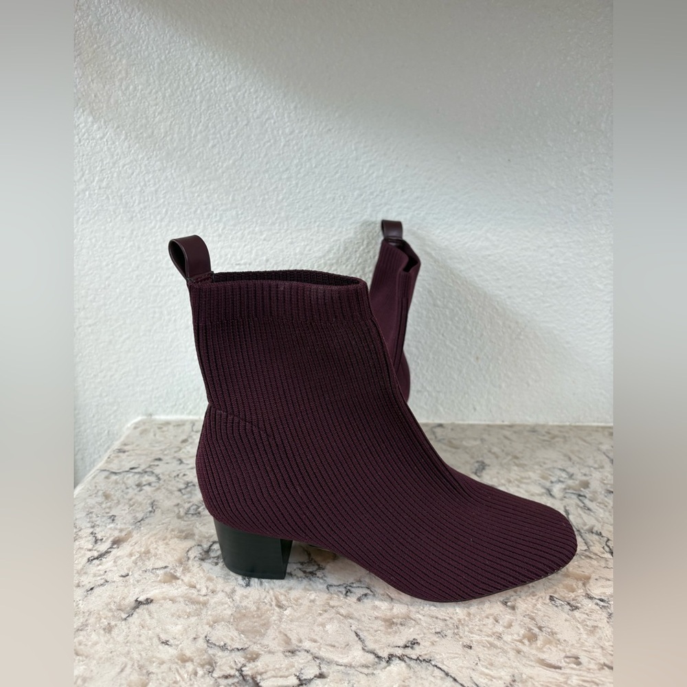 NWOT Jolie Ribbed Knit Ankle Boots in Plum